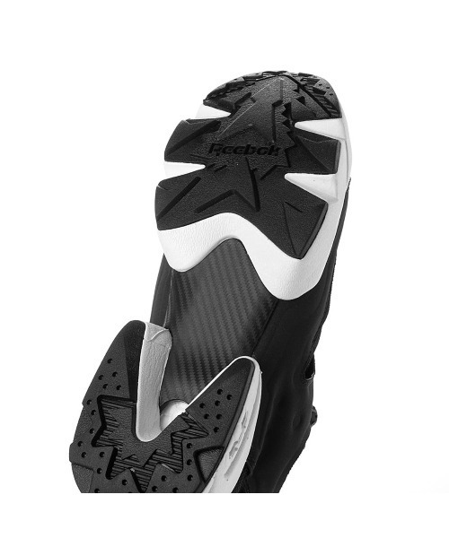 Reebok(リーボック)の「Reebok INSTAPUMP FURY 94(リーボック インスタ ポンプフューリー 94_)(スニーカー・メンズ・ブラック系1/ネイビー/ブラック系・23cm/28.5cm/23.5cm/29cm/24cm/24.5cm/25cm/25.5cm/26.5cm/27.5cm/28cm/26cm/27cm)」の9枚目の写真