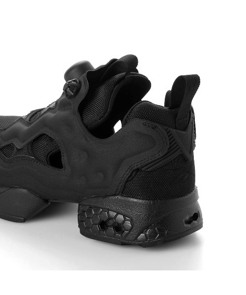 Reebok(リーボック)の「Reebok INSTAPUMP FURY 94(リーボック インスタ ポンプフューリー 94_)(スニーカー・メンズ・ブラック系1/ネイビー/ブラック系・23cm/28.5cm/23.5cm/29cm/24cm/24.5cm/25cm/25.5cm/26.5cm/27.5cm/28cm/26cm/27cm)」の18枚目の写真
