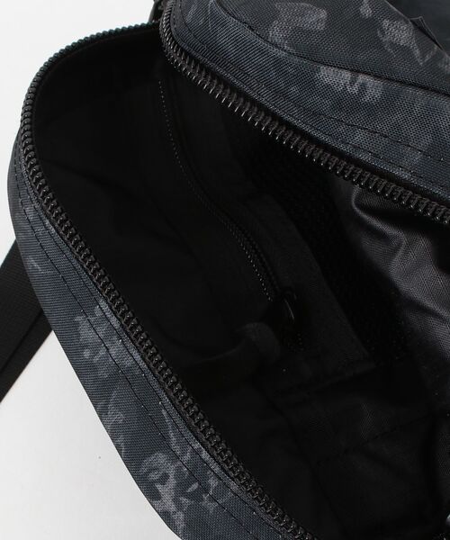 GREGORY（グレゴリー）の「クイックポケットL QUICK POCKET L シャドウタペストリー（ショルダーバッグ・メンズ・ブラック系その他・-）」の3枚目の写真