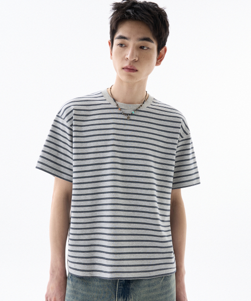 F.ILLUMINATE(フィルミネイト)の「セミクロップトーンオントーンストライプTシャツ-3カラー(Tシャツ/カットソー・レディース・グレー/ダークグレー/Olive・MEDIUM/LARGE/SMALL)」の7枚目の写真