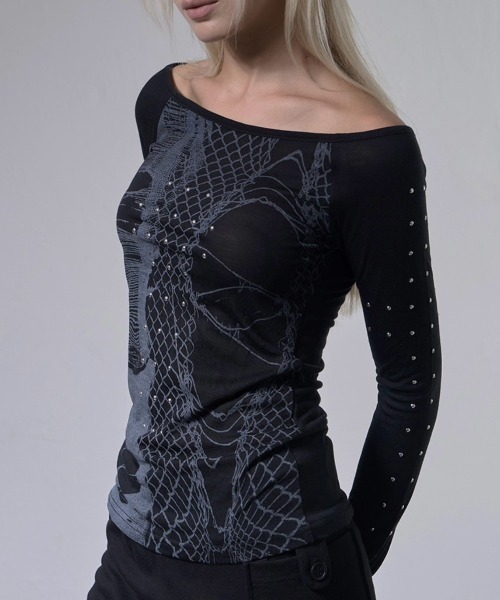 FANCY CLUB（ファンシークラブ）の「【FANCY CLUB】WEB STUD OFF-SHOULDER / 【ファンシークラブ】ウェブスタッドオフショルダー長袖Tシャツ（Tシャツ/カットソー・レディース・ブラック/ホワイト・ONE SIZE）」の18枚目の写真