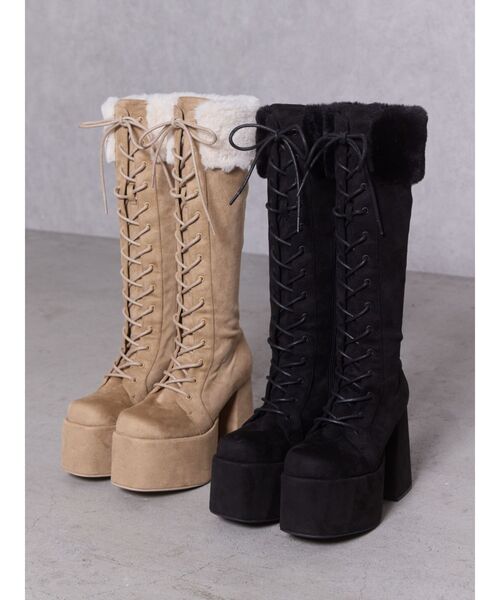 GYDA(ジェイダ)の「フェイクファードッキングレースアップチャンキーブーツ(ブーツ・レディース・ブラック/ベージュ・SMALL/MEDIUM/LARGE)」の4枚目の写真