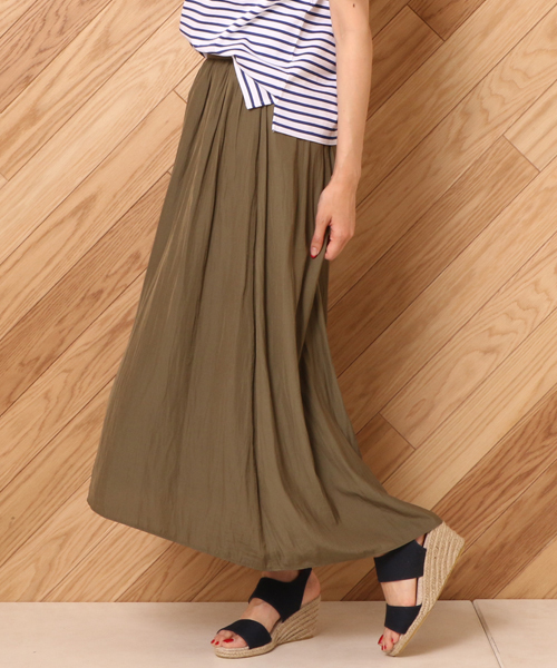 un dix cors（アンディコール）の「パウダーサテンマキシスカート（スカート・レディース・グレー/キャメル/ネイビー/カーキ・ﾌﾘ-）」の3枚目の写真