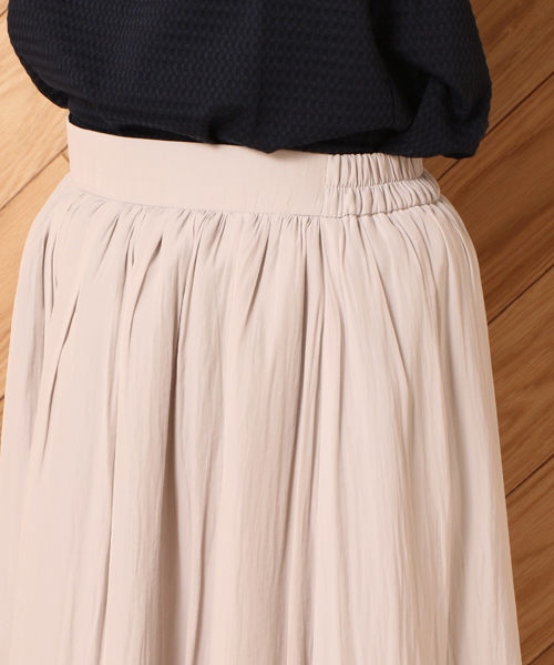 un dix cors（アンディコール）の「パウダーサテンマキシスカート（スカート・レディース・グレー/キャメル/ネイビー/カーキ・ﾌﾘ-）」の8枚目の写真