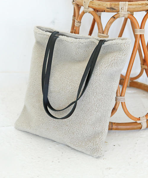 TODAYFUL(トゥデイフル)の「エコファーバッグ(トートバッグ・レディース・ブラック/ブラウン・FREE)」の2枚目の写真