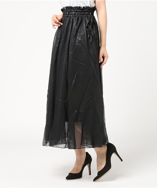 earth music&ecology（アースミュージックアンドエコロジー）の「・ウエストギャザーシフォンロングスカート（スカート・レディース・ベージュ/ブラック/ライトグレー・FREE）」の2枚目の写真