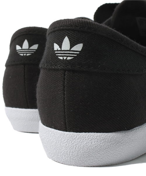 adidas Originals(アディダスオリジナルス)の「RELACE LOW W リレース カラフル シューレース付き(スニーカー・レディース・ホワイト/ブラック・23.5cm/24cm/24.5cm/23cm/25cm)」の11枚目の写真