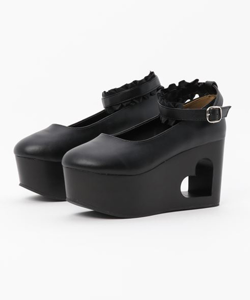 WEGO(ウィゴー)の「WEGO/くり抜きフリルパンプス(パンプス・レディース・ホワイト/ブラック/ピンク・MEDIUM/LARGE)」の5枚目の写真