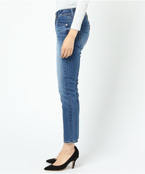 YANUK（ヤヌーク）の「YANUK(ヤヌーク）PATRICIA（デニムパンツ・レディース・ブルー・23/24/25/26）」の2枚目の写真