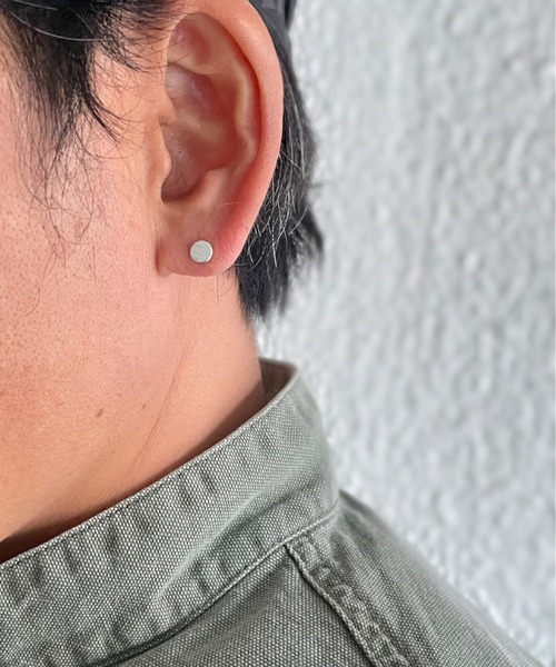 VIVIFY（ビビファイ）の「ピアス/サークル/プレート/シンプル（ピアス（片耳用）・メンズ・シルバー・FREE）」の6枚目の写真