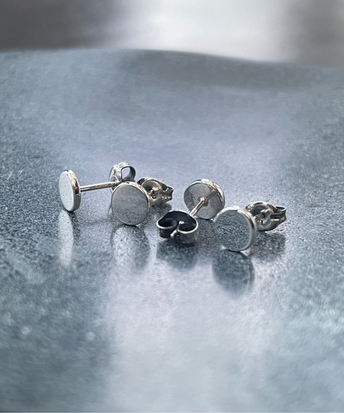 VIVIFY（ビビファイ）の「ピアス/サークル/プレート/シンプル（ピアス（片耳用）・メンズ・シルバー・FREE）」の4枚目の写真