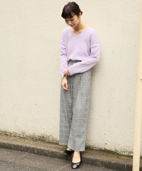 LOWRYS FARM(ローリーズファーム)の「バルキーVネックプルオーバー 780697 (ニット/セーター・レディース・ブラック/パープル/グレー/オフホワイト・FREE)」の13枚目の写真