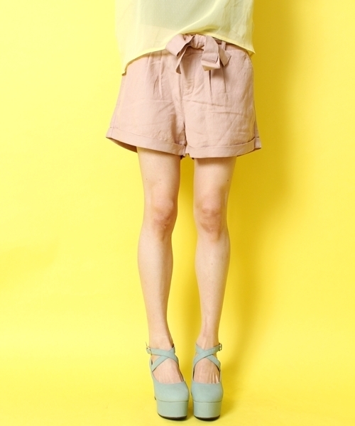 WEGO（ウィゴー）の「WEGO/レーヨン麻ロールアップショーツ（その他パンツ・レディース・ベージュ/ブルー/オレンジ/ライトピンク/ワイン・MEDIUM/LARGE）」の4枚目の写真