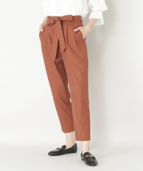 LOWRYS FARM（ローリーズファーム）の「リボンテーパードパンツ　794778（その他パンツ・レディース・ブラック系その他/ブラック/ブルー/ブラウン/ブルー系その他・MEDIUM/LARGE）」の3枚目の写真