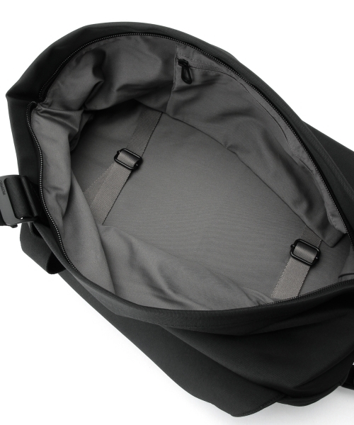Cote&Ciel（コートエシエル）の「COTE & CIEL / Isar RuckSack 13inch ★（バックパック/リュック・メンズ・グレー/ブラック/その他1/ネイビー・ONE SIZE）」の19枚目の写真