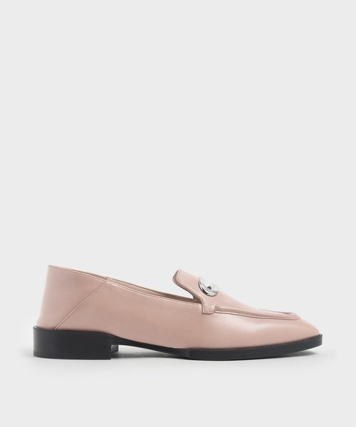 CHARLES & KEITH（チャールズ & キース）の「メタルアクセントステップバック ペニー/ Metal Accented Step Back Penny Loafers（ローファー・レディース・ホワイト/ブラック/アイボリー・24.5cm/25cm/22.5cm/23cm/23.5cm/25.5cm）」の3枚目の写真