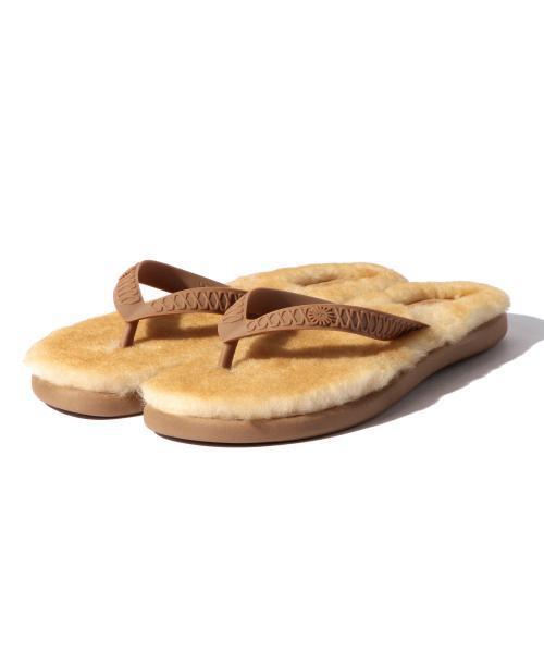 UGG(アグ)の「UGG / W Fluffie サンダル(サンダル・レディース・ブラウン系その他/ホワイト/ブラック・LARGE/SMALL/MEDIUM)」の6枚目の写真