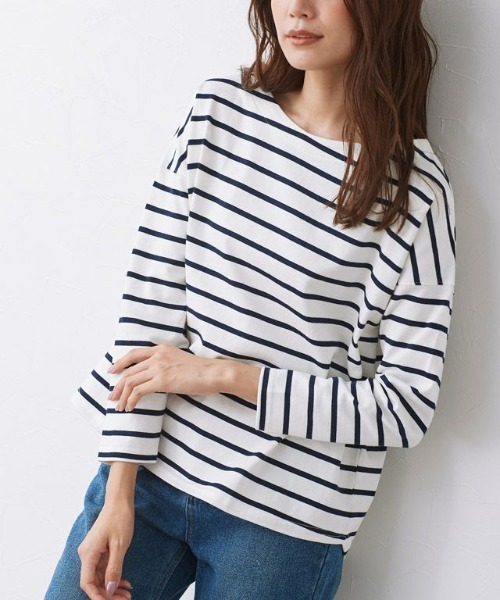 Pierrot(ピエロ)の「綿100%ボートネックカットソー(Tシャツ/カットソー・レディース・ホワイト×ネイビー/ライトベージュ/ネイビー×ホワイト/ネイビー/オフホワイト・M/L)」の3枚目の写真