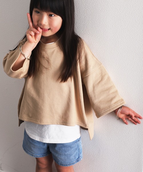 classicalelf（クラシカルエルフ）の「バックスリット半端袖無地クルーネックミドル丈スウェット（Tシャツ/カットソー・キッズ・ベージュ/ブラック/オフホワイト・140/150/130）」の3枚目の写真