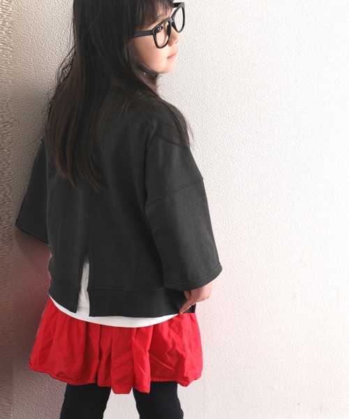 classicalelf（クラシカルエルフ）の「バックスリット半端袖無地クルーネックミドル丈スウェット（Tシャツ/カットソー・キッズ・ベージュ/ブラック/オフホワイト・140/150/130）」の6枚目の写真