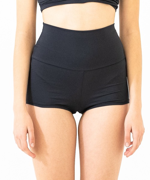 GUACAMOLE（ガカモレ）の「LEGGINGS (short) / レギンス（ショート丈）（水着・レディース・ブラック/ベージュ・MEDIUM/LARGE）」の5枚目の写真