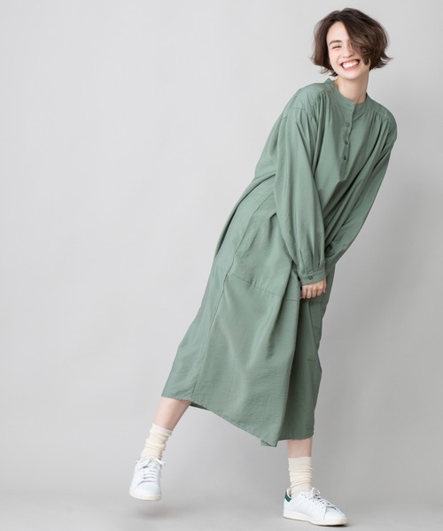 Munich(ミューニック)の「ギャザーコクーンロングシャツワンピース(ワンピース・レディース・ブラック/ブラウン系その他/ベージュ/カーキ/レッド系その他・FREE)」の4枚目の写真