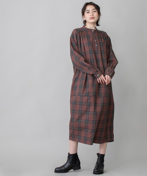 Munich(ミューニック)の「ギャザーコクーンロングシャツワンピース(ワンピース・レディース・ブラック/ブラウン系その他/ベージュ/カーキ/レッド系その他・FREE)」の7枚目の写真