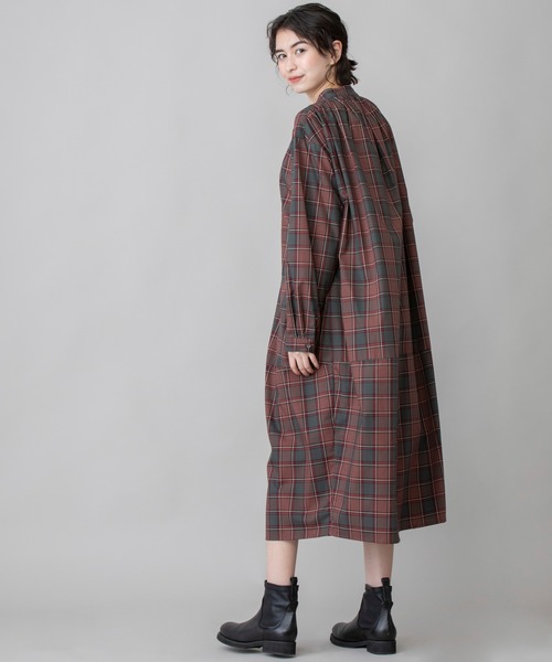 Munich(ミューニック)の「ギャザーコクーンロングシャツワンピース(ワンピース・レディース・ブラック/ブラウン系その他/ベージュ/カーキ/レッド系その他・FREE)」の9枚目の写真