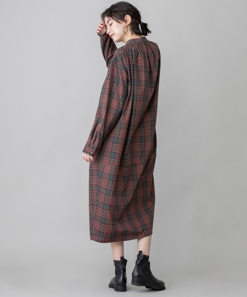 Munich(ミューニック)の「ギャザーコクーンロングシャツワンピース(ワンピース・レディース・ブラック/ブラウン系その他/ベージュ/カーキ/レッド系その他・FREE)」の10枚目の写真