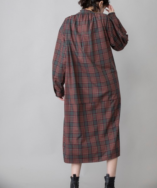 Munich(ミューニック)の「ギャザーコクーンロングシャツワンピース(ワンピース・レディース・ブラック/ブラウン系その他/ベージュ/カーキ/レッド系その他・FREE)」の16枚目の写真