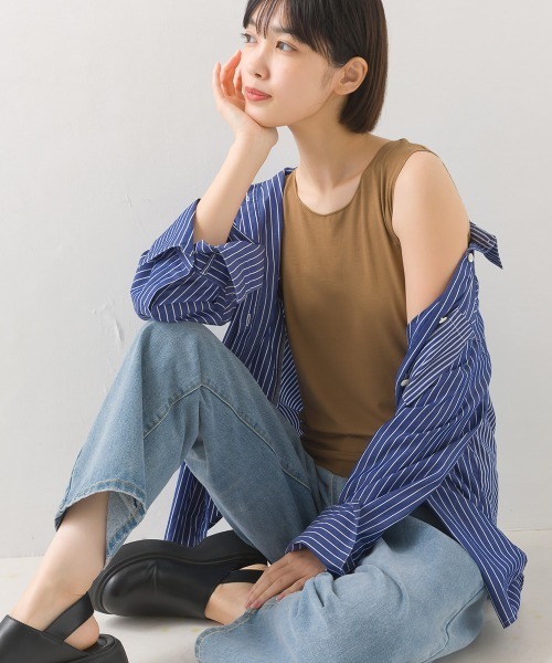 OMNES（オムネス）の「もっちりシルクタッチクルーネックタンクトップ（タンクトップ・レディース・ホワイト/チャコールグレー/ブラック/ベージュ/ネイビー/グレー/ブルー/キャメル/グレイッシュブルー/ブラウン/スモークグレー/ピンク・FREE）」の7枚目の写真