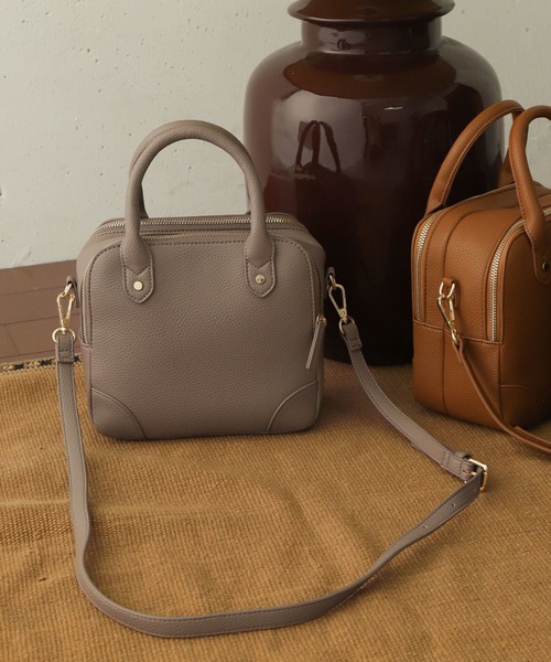 URBAN RESEARCH DOORS（アーバンリサーチドアーズ）の「2WAYミニスクエアバッグ（ショルダーバッグ・レディース・ブラック/モカ/キャメル・ONE）」の4枚目の写真