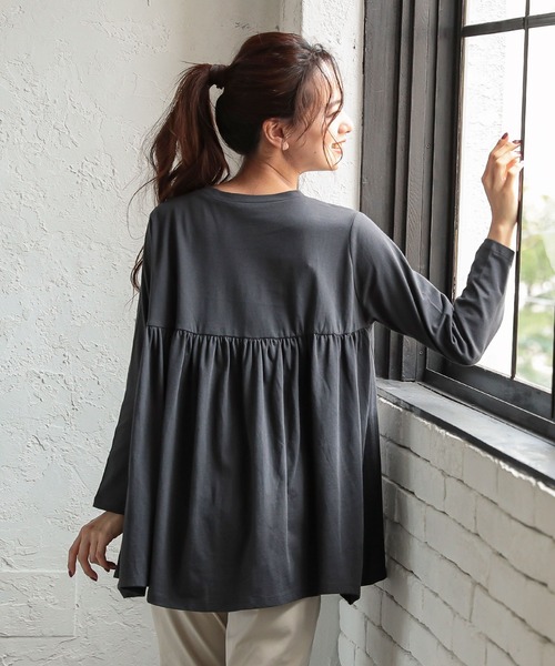 KOBE LETTUCE(コウベレタス)の「綿100%バックフレアTシャツトップス(Tシャツ/カットソー・レディース・ベージュ/カーキ/ピンク系その他/チャコール・FREE)」の3枚目の写真
