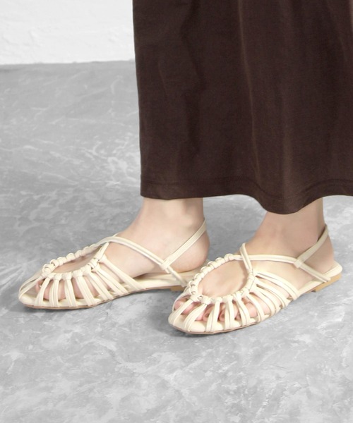 SOROTTO（ソロット）の「【親子お揃い】メニ―ストラップのノットデザインラウンドトゥサンダル（サンダル・レディース・ホワイト/ブラック/モカ・M/L/LL/S）」の21枚目の写真