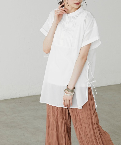 BONLECILL（ボンルシール）の「サイドリボン バンドカラーフレンチスリーブブラウス（シャツ/ブラウス・レディース・ブラック/ベージュ/オフホワイト/イエロー・FREE）」の2枚目の写真