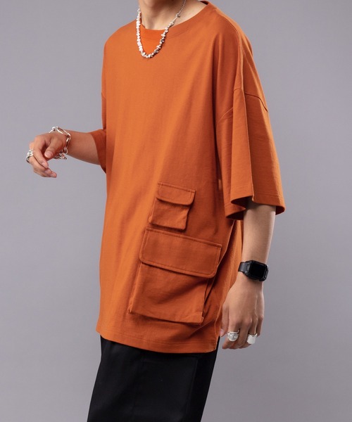 kutir(クティール)の「デザインダブルポケットTシャツ(Tシャツ/カットソー・メンズ・ベージュ/オレンジ・MEDIUM/LARGE)」の4枚目の写真