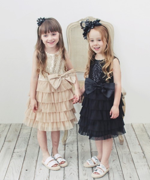 Rora(ローラ)の「シャルロット ドレスワンピース(2color)(ドレス・キッズ・シャンパン/ブラック・90)」の9枚目の写真