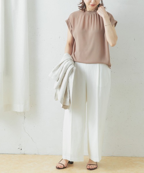 URBAN RESEARCH ROSSO（アーバンリサーチロッソ）の「【WEB限定】シャーリングスキッパーブラウス（シャツ/ブラウス・レディース・チャコールグレー/ブラック/ベージュ・FREE）」の6枚目の写真