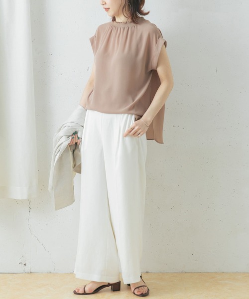 URBAN RESEARCH ROSSO（アーバンリサーチロッソ）の「【WEB限定】シャーリングスキッパーブラウス（シャツ/ブラウス・レディース・チャコールグレー/ブラック/ベージュ・FREE）」の7枚目の写真