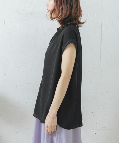 URBAN RESEARCH ROSSO（アーバンリサーチロッソ）の「【WEB限定】シャーリングスキッパーブラウス（シャツ/ブラウス・レディース・チャコールグレー/ブラック/ベージュ・FREE）」の19枚目の写真