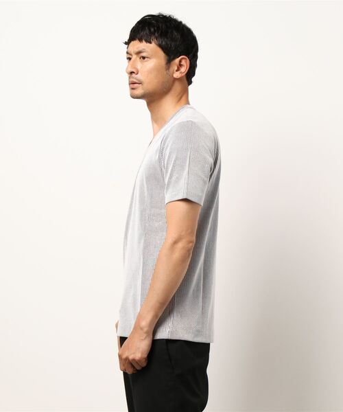 HIDEAWAYS NICOLE(ハイダウェイニコル)の「サッカ-ストライプVネックTシャツ(Tシャツ/カットソー・メンズ・ブラック/ホワイト/ネイビー/その他1・X-LARGE/MEDIUM/LARGE)」の6枚目の写真