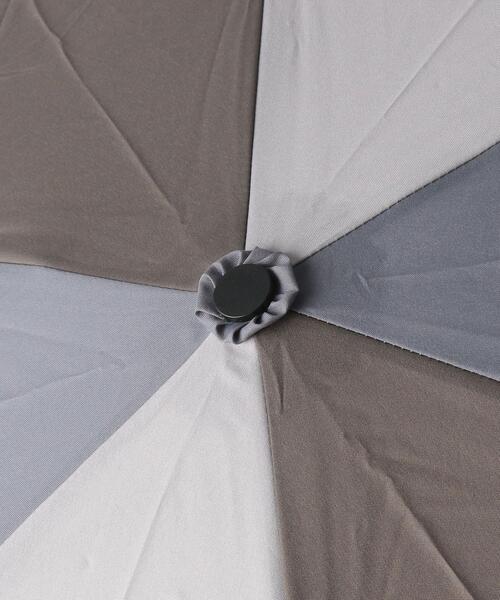 BEAUTY&YOUTH UNITED ARROWS（ビューティーアンドユースユナイテッドアローズ）の「BY パネル フォールディング アンブレラ（折りたたみ傘・メンズ・ダークブラウン/ネイビー/グレー・FREE）」の4枚目の写真