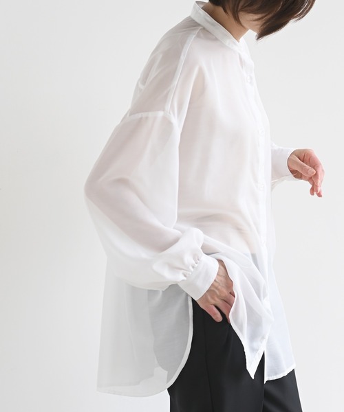 rps（アールピーエス）の「エステルシアーボリューム袖シャツ（シャツ/ブラウス・レディース・グレイッシュベージュ/オフホワイト/ブラック/ライトベージュ・M）」の2枚目の写真