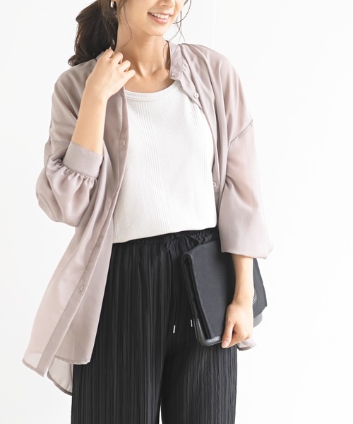 rps（アールピーエス）の「エステルシアーボリューム袖シャツ（シャツ/ブラウス・レディース・グレイッシュベージュ/オフホワイト/ブラック/ライトベージュ・M）」の4枚目の写真