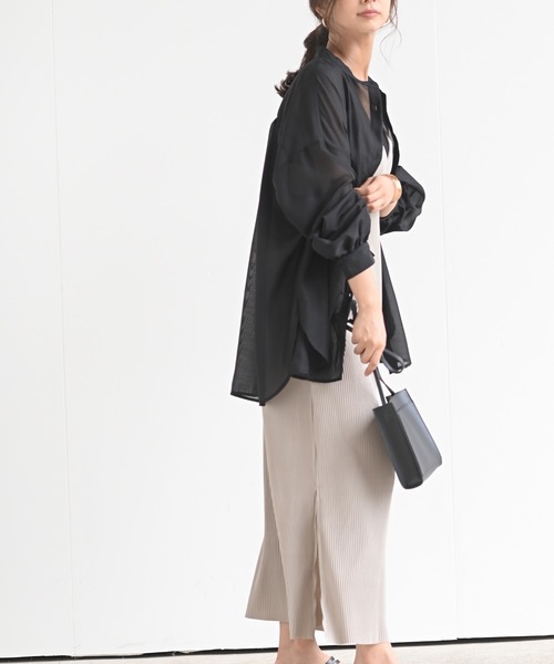 rps（アールピーエス）の「エステルシアーボリューム袖シャツ（シャツ/ブラウス・レディース・グレイッシュベージュ/オフホワイト/ブラック/ライトベージュ・M）」の14枚目の写真