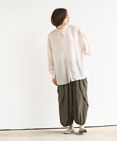 rps（アールピーエス）の「エステルシアーボリューム袖シャツ（シャツ/ブラウス・レディース・グレイッシュベージュ/オフホワイト/ブラック/ライトベージュ・M）」の16枚目の写真