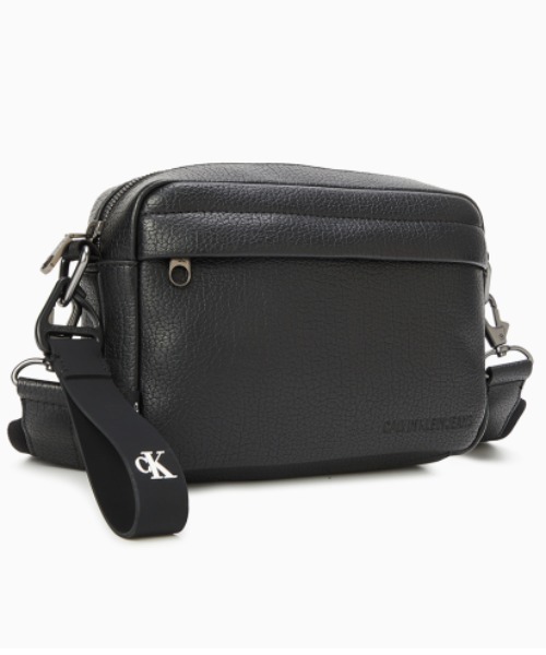 Calvin Klein Jeans Accessory（カルバン・クラインジーンズアクセサリー）の「CKJ TAGGED カメラバッグ（ショルダーバッグ・メンズ・ブラック・FREE）」の8枚目の写真