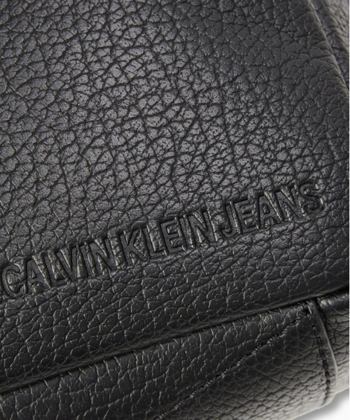 Calvin Klein Jeans Accessory（カルバン・クラインジーンズアクセサリー）の「CKJ TAGGED カメラバッグ（ショルダーバッグ・メンズ・ブラック・FREE）」の6枚目の写真