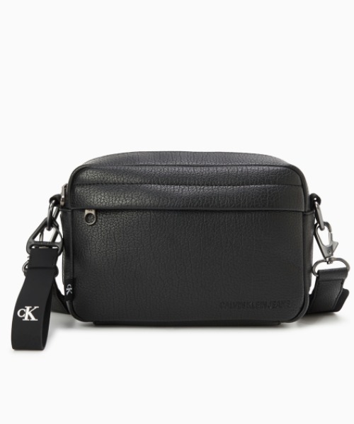 Calvin Klein Jeans Accessory（カルバン・クラインジーンズアクセサリー）の「CKJ TAGGED カメラバッグ（ショルダーバッグ・メンズ・ブラック・FREE）」の10枚目の写真