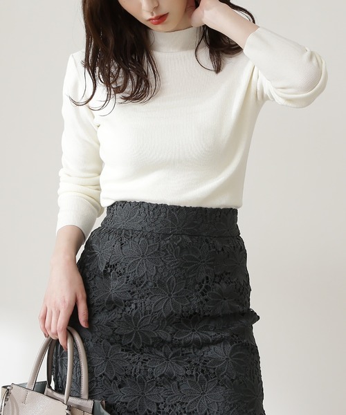 N.（N. Natural Beauty Basic）（エヌエヌナチュラルビューティーベーシック）の「◆ウォームアップリブボトルネックニット（ニット/セーター・レディース・ホワイト/ブラック/グレー・MEDIUM）」の2枚目の写真